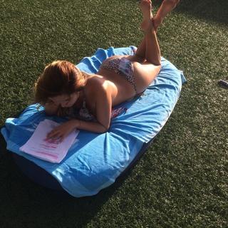 Andrea Escalona feet photo thumbnail