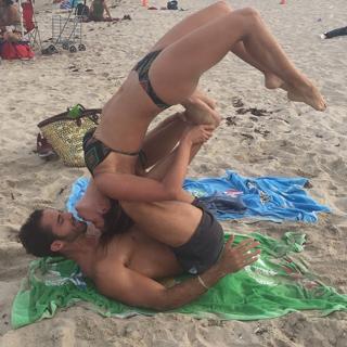 Andrea Escalona feet photo thumbnail