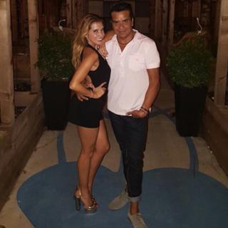 Andrea Escalona feet photo thumbnail