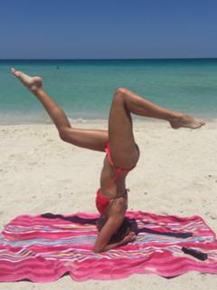 Andrea Escalona feet photo thumbnail