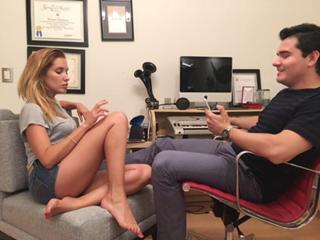 Andrea Escalona feet photo thumbnail