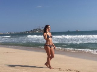 Andrea Escalona feet photo thumbnail