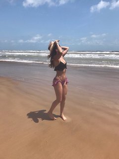 Andrea Escalona feet photo thumbnail