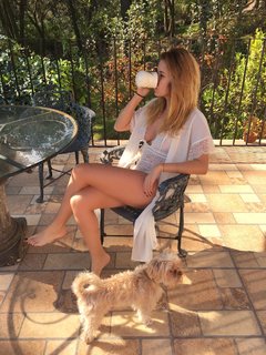 Andrea Escalona feet photo thumbnail