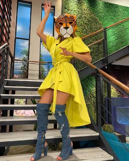 Andrea Escalona feet photo thumbnail