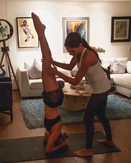 Andrea Escalona feet photo thumbnail