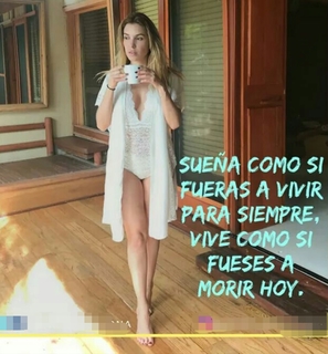 Andrea Escalona feet photo thumbnail