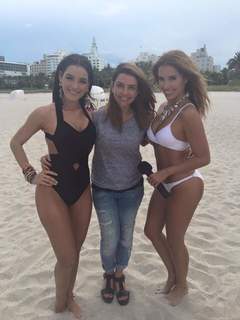 Andrea Escalona feet photo thumbnail