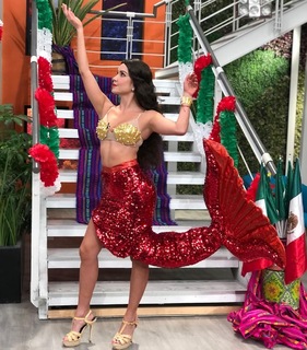 Andrea Escalona feet photo thumbnail