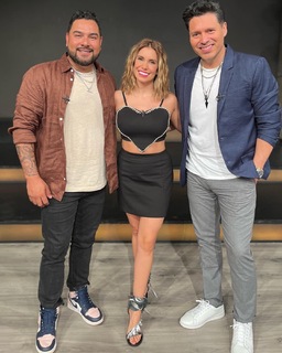 Andrea Escalona feet photo thumbnail