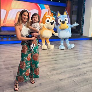 Andrea Escalona feet photo thumbnail