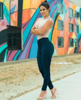 Andrea Espada feet photo thumbnail