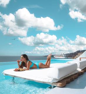 Andrea Espada feet photo thumbnail