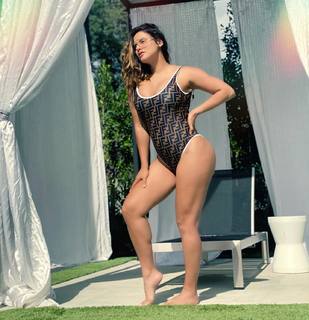 Andrea Espada feet photo thumbnail