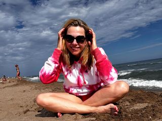 Andrea Grießmann feet photo thumbnail