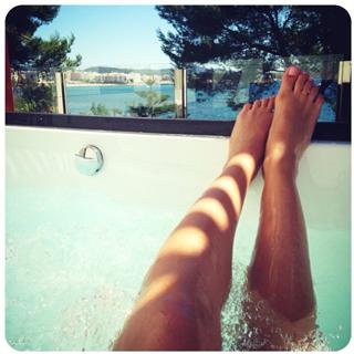 Andrea Guasch feet photo 7