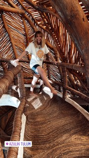 Andrea Guasch feet photo 6