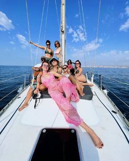Andrea Guasch feet photo 12