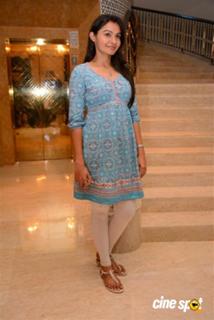 Andrea Jeremiah feet photo thumbnail