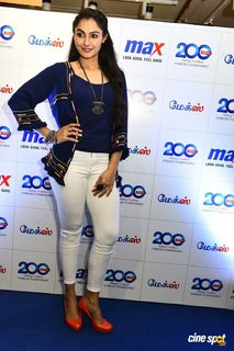 Andrea Jeremiah feet photo thumbnail