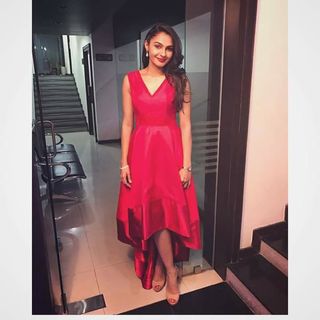 Andrea Jeremiah feet photo thumbnail