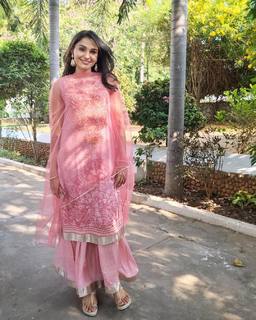 Andrea Jeremiah feet photo thumbnail