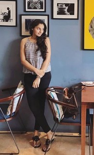 Andrea Jeremiah feet photo thumbnail