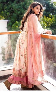 Andrea Jeremiah feet photo thumbnail