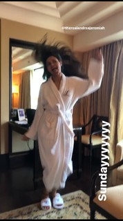 Andrea Jeremiah feet photo thumbnail