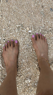 Andrea Jeremiah feet photo thumbnail