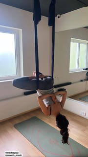 Andrea Jeremiah feet photo thumbnail