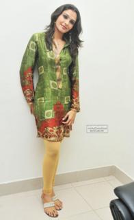 Andrea Jeremiah feet photo thumbnail