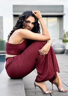 Andrea Jeremiah feet photo thumbnail