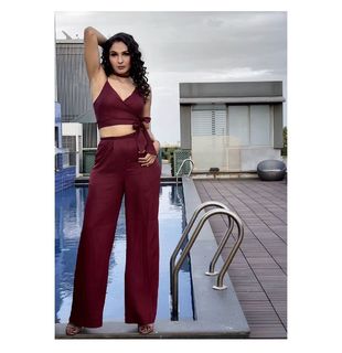 Andrea Jeremiah feet photo thumbnail