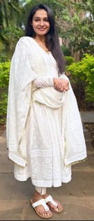 Andrea Jeremiah feet photo thumbnail