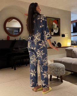 Andrea Jeremiah feet photo thumbnail