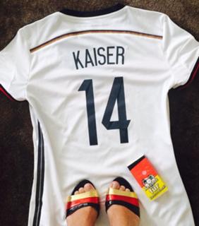 Andrea Kaiser feet photo thumbnail
