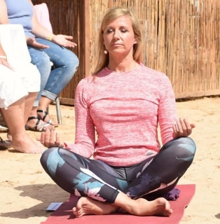 Andrea Kiewel feet photo thumbnail