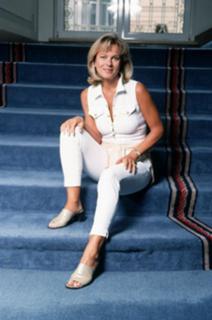 Andrea L'Arronge feet photo thumbnail