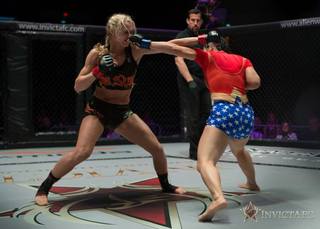 Andrea Lee feet photo 8