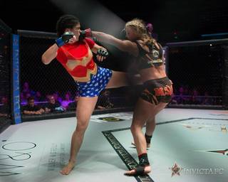 Andrea Lee feet photo 6