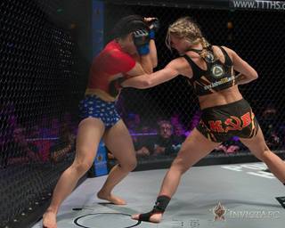 Andrea Lee feet photo 5