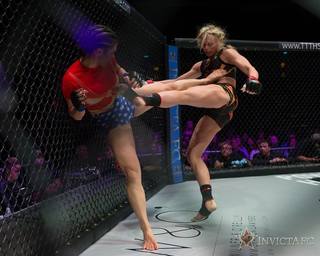 Andrea Lee feet photo 3