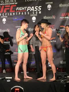 Andrea Lee feet photo 2