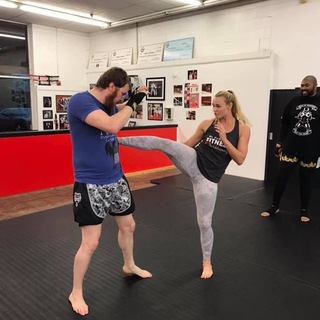 Andrea Lee feet photo 2