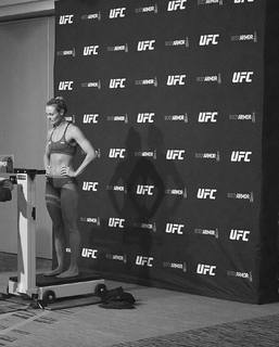 Andrea Lee feet photo 7