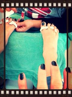 Andrea Legarreta feet photo thumbnail