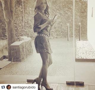 Andrea Legarreta feet photo thumbnail