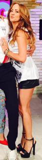 Andrea Legarreta feet photo thumbnail