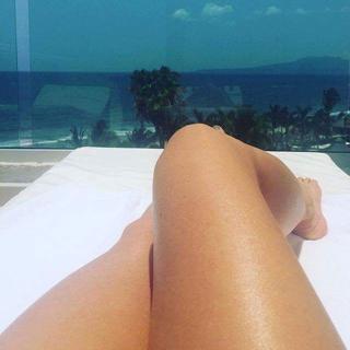 Andrea Legarreta feet photo thumbnail